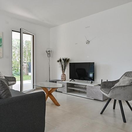 T3 Neuf - C13 - Jardin-Terrasse Et Piscine - Acces Direct Plages Et Centre Village Сен-Сир-сюр-Мер Экстерьер фото